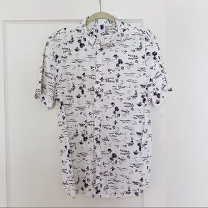 Divided Hawaiian print short sleeve button up